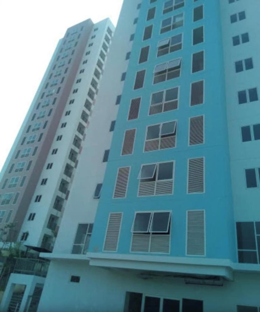 Oyo 94050 Happy Room in Karawang, Indonesia