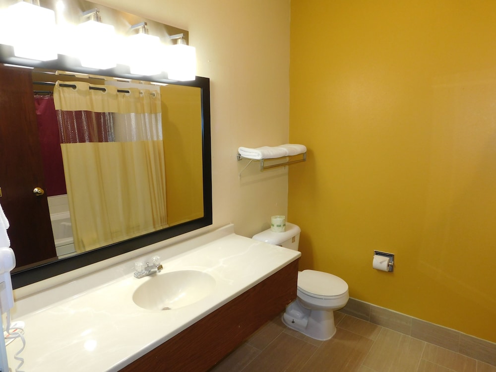 Days Inn by Wyndham Walcott Davenport - photo 9