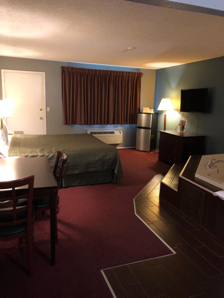Latham Inn - photo 15