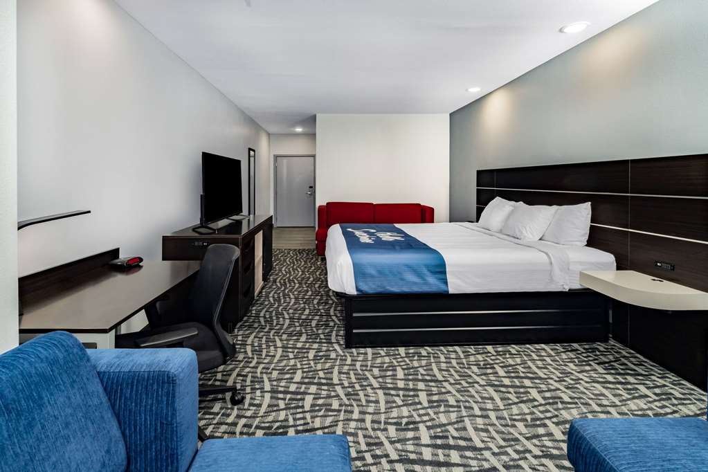Days Inn & Suites by Wyndham Horn Lake Memphis Graceland - photo 24