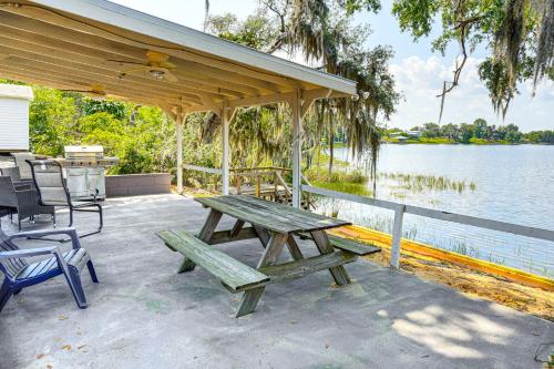 1 Mi to Downtown Lake Placid: Waterfront Retreat in Lake Placid, United States