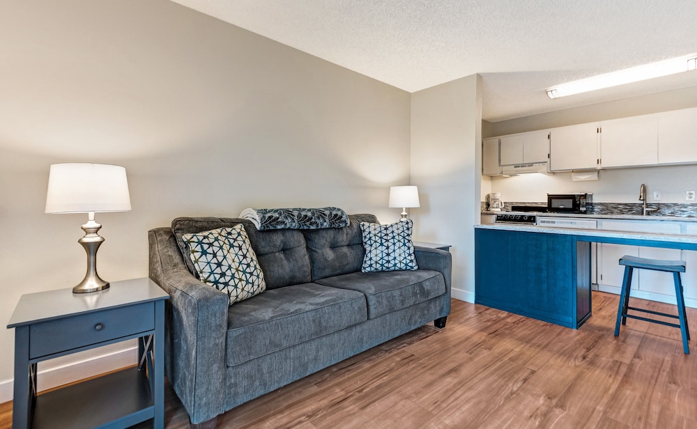 Bend Riverside Inn & Suites - photo 256