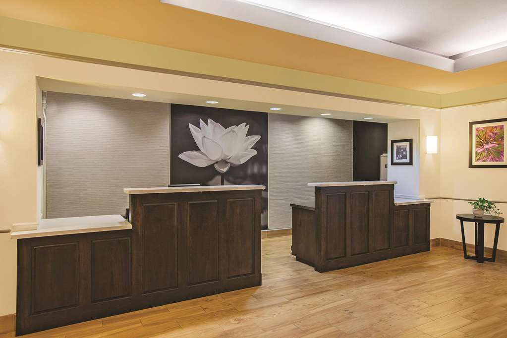 La Quinta Inn & Suites by Wyndham Beaumont West - photo 8