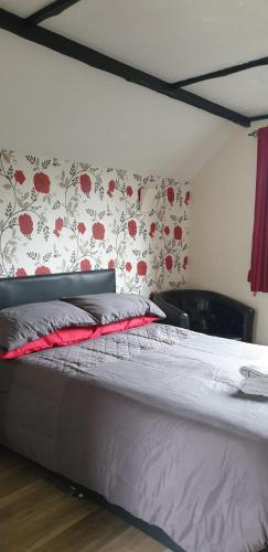 The Kings Arms - carbon neutral hotel in Sandy