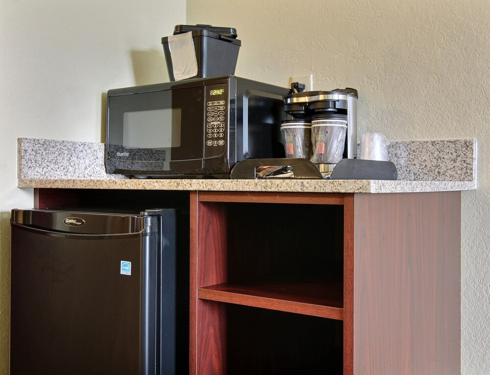 Cobblestone Inn & Suites Anthony - photo 8
