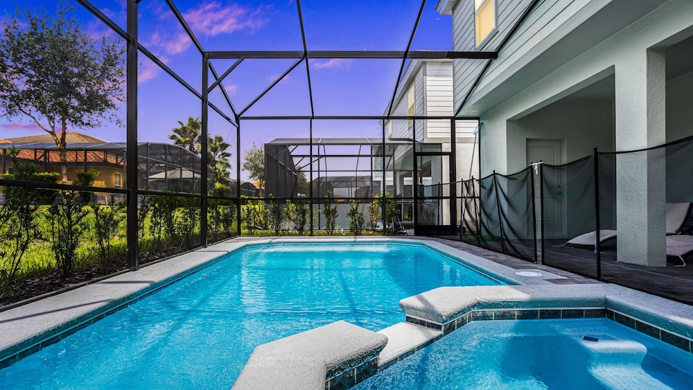 7BR Solterra Resort Newly Renovated Home w Pool - photo 33