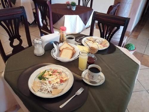 Casa Celia Hotel Restaurante — Bernal — photo 3