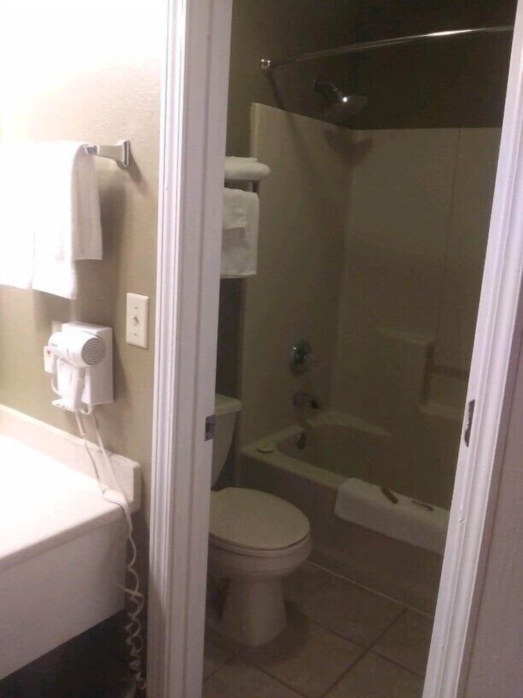 Whispering Creek Lodging & RV Resort - photo 37