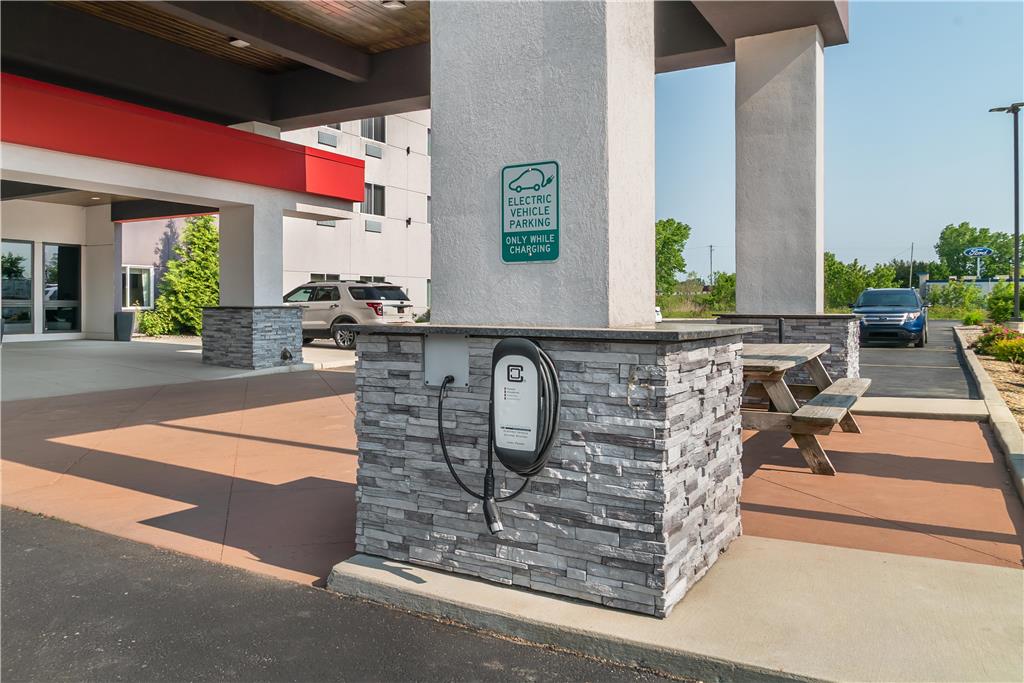 Best Western Plus Wayland Hotel - photo 35