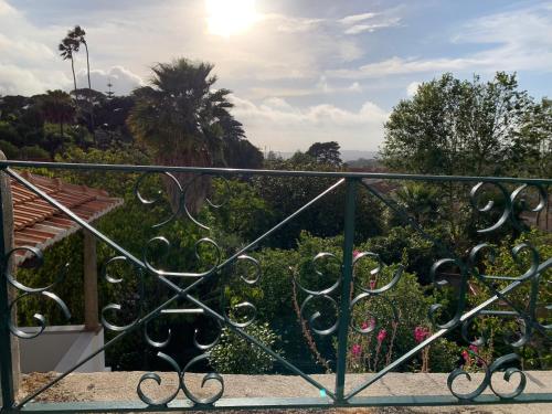 Entire House Romantic Vintage Cottage — 4-Star Luxury Hotel in Sintra, Portugal