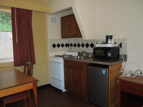 Monticello Motel - photo 33
