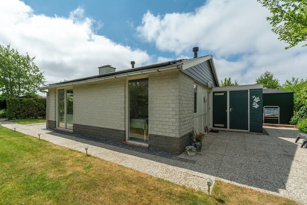 Holiday Home near Petten Beach with Pool — 4-Star Luxury Hotel in Petten, Netherlands