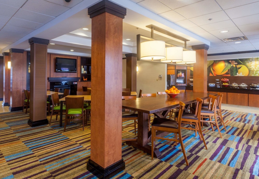 Fairfield Inn & Suites by Marriott Omaha Downtown - photo 21