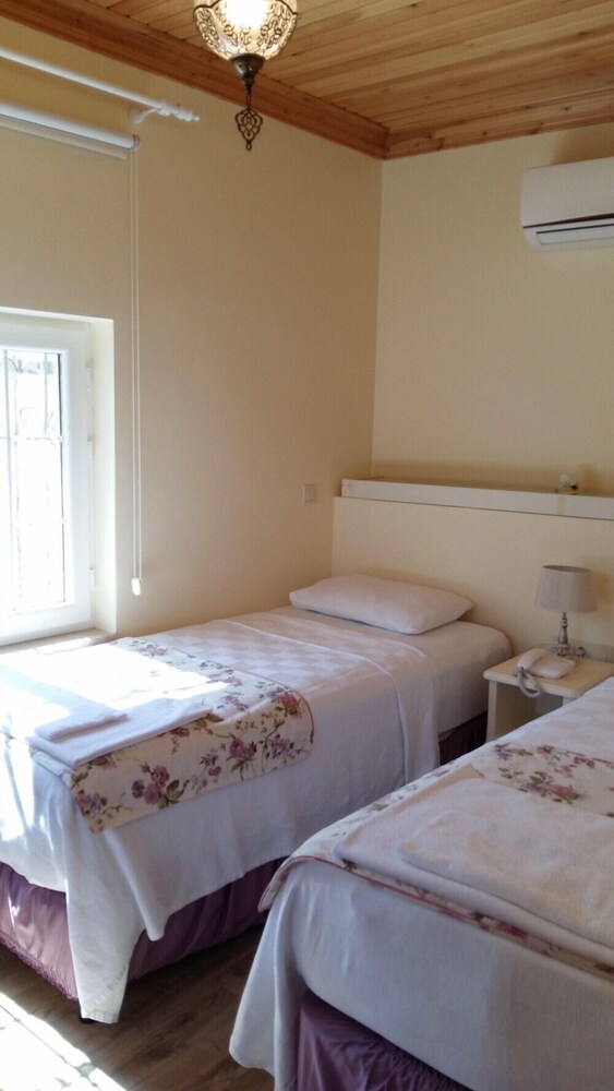 Three Palms Suites — Ula — photo 3