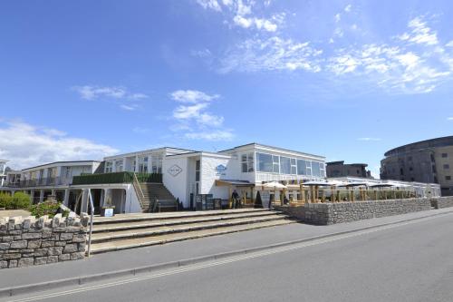 Westpoint Apartments — 5-Star Luxury Hotel in Bridport, United Kingdom
