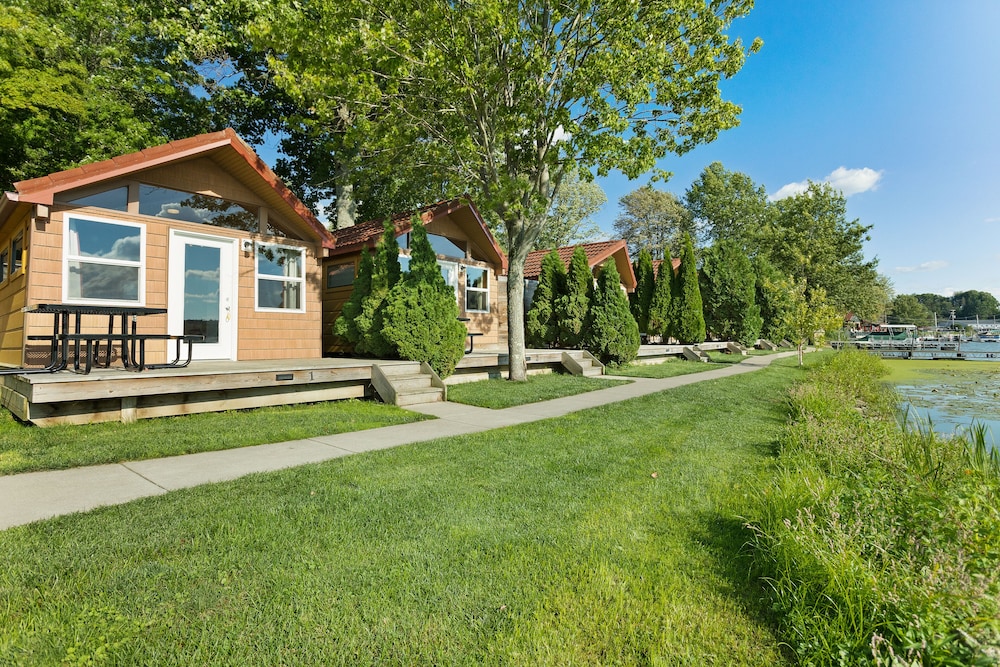 Edinboro Lake Resort Cabins - photo 119