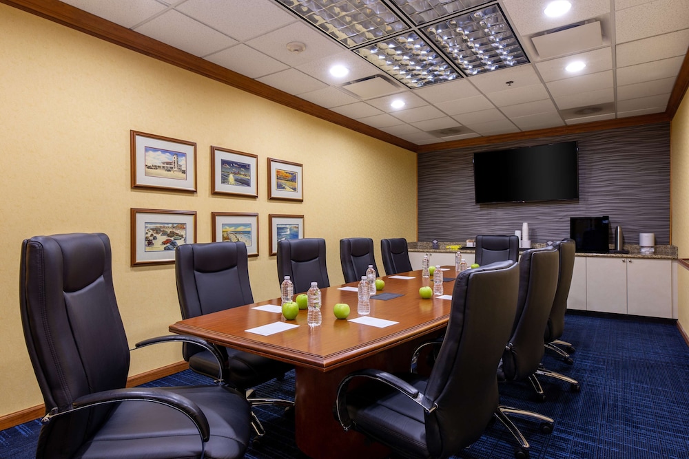 Hampton Inn & Suites Jacksonville Deerwood Park - photo 68