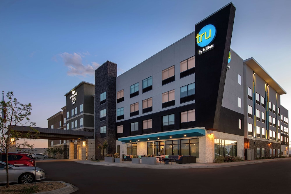 Tru by Hilton Denver Airport Tower Road - featured photo