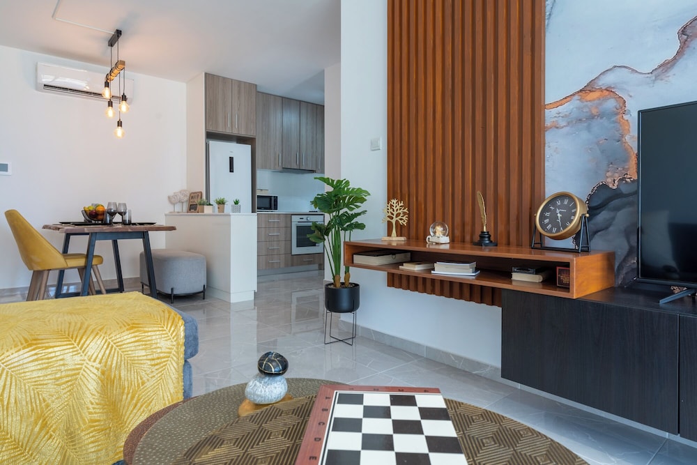 Flair 1 Bedroom Apartment & Balcony in Larnaca — 4-Star Luxury Hotel in Larnaca, Cyprus