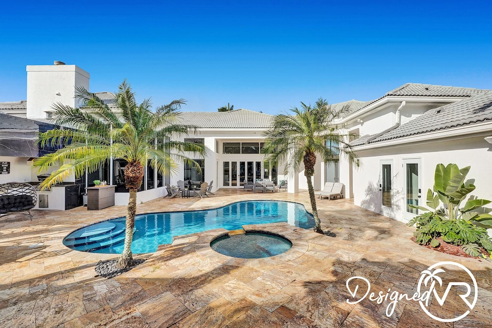 Sophia's Compound resort w heated pool - photo 29