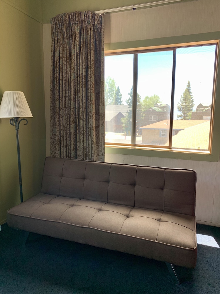 Stevenson's Inn - photo 5