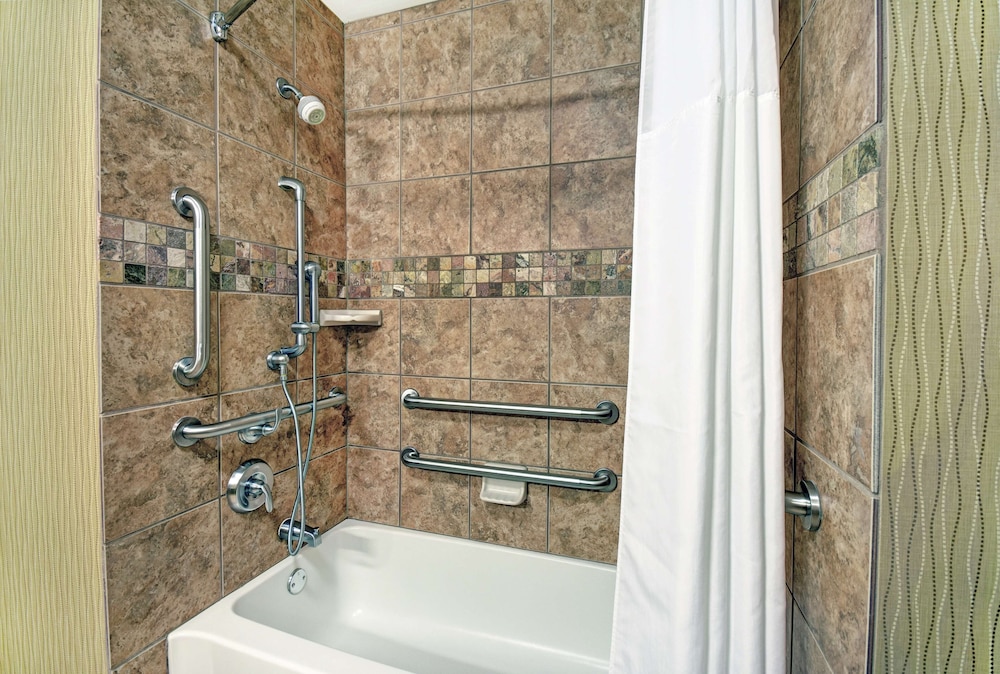 Hampton Inn Beloit - photo 17