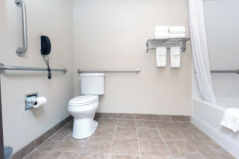 Cobblestone Inn & Suites Maryville - photo 59
