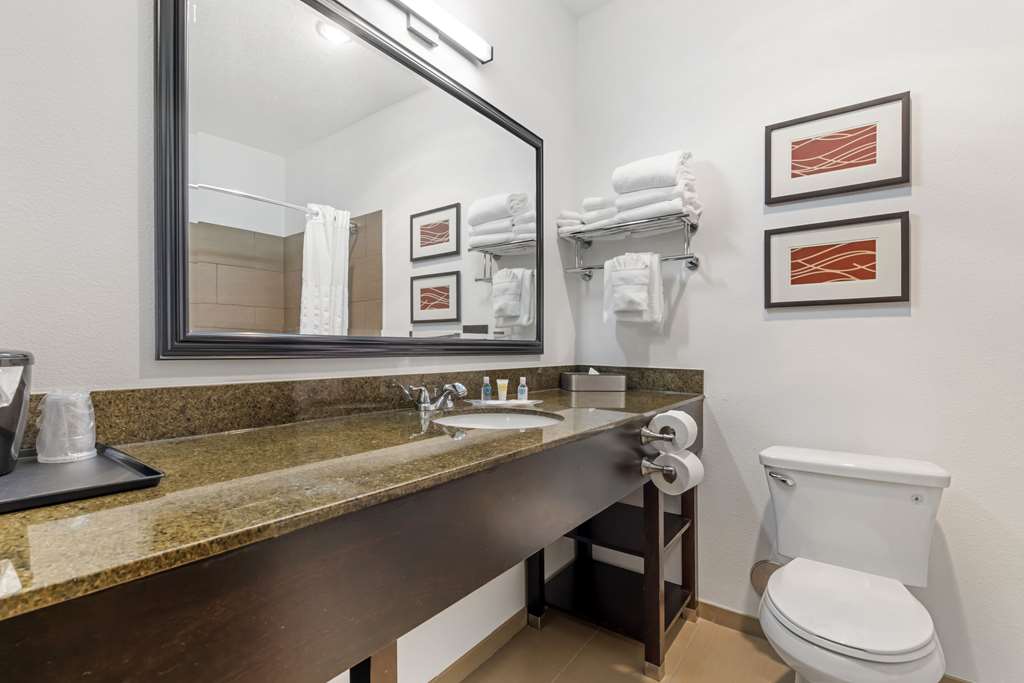 Comfort Suites Near Vancouver Mall - photo 29
