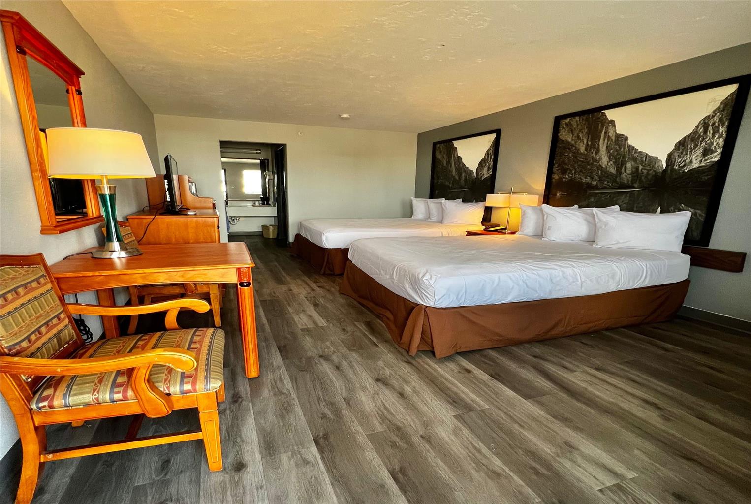 Super 8 by Wyndham Sealy - photo 20