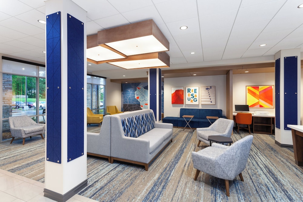 Holiday Inn Express & Suites Reedsburg Dells Area by IHG - photo 61