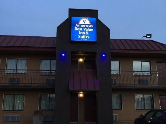 Red Coach Inn & Suites - photo 9