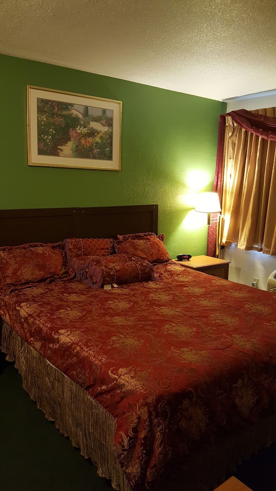 Budget Inn and Suites El Centro - photo 6