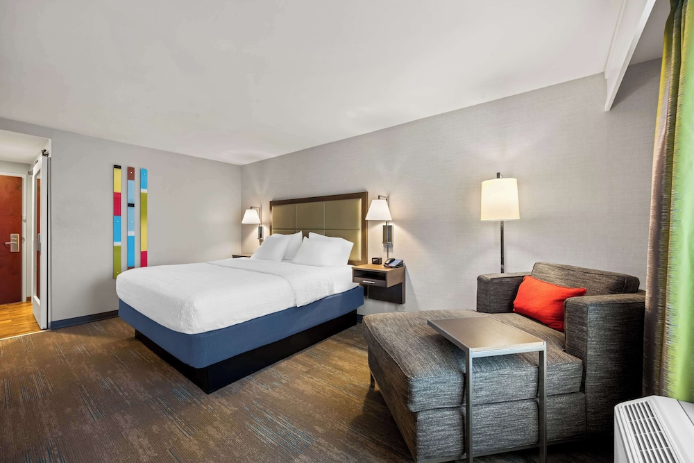 Hampton Inn & Suites Wilson I 95 - photo 13