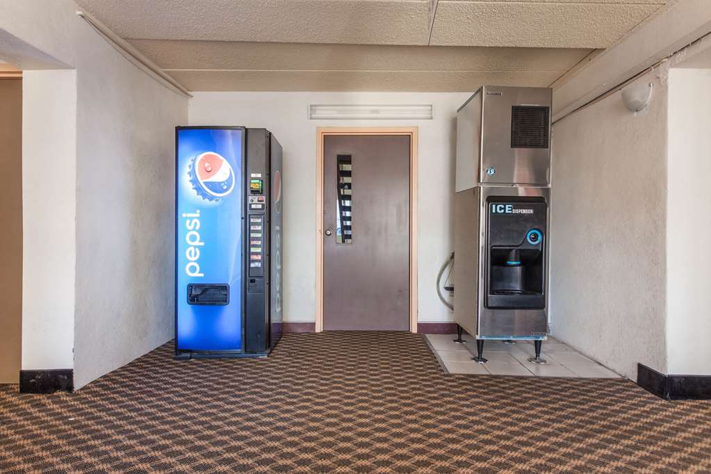 Econo Lodge Lexington - photo 26