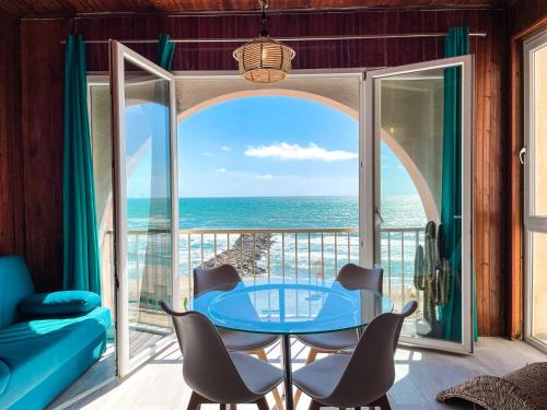 Athena Sea Front Apartment Parking & Pool — 4-Star Luxury Hotel in Castel Volturno, Italy