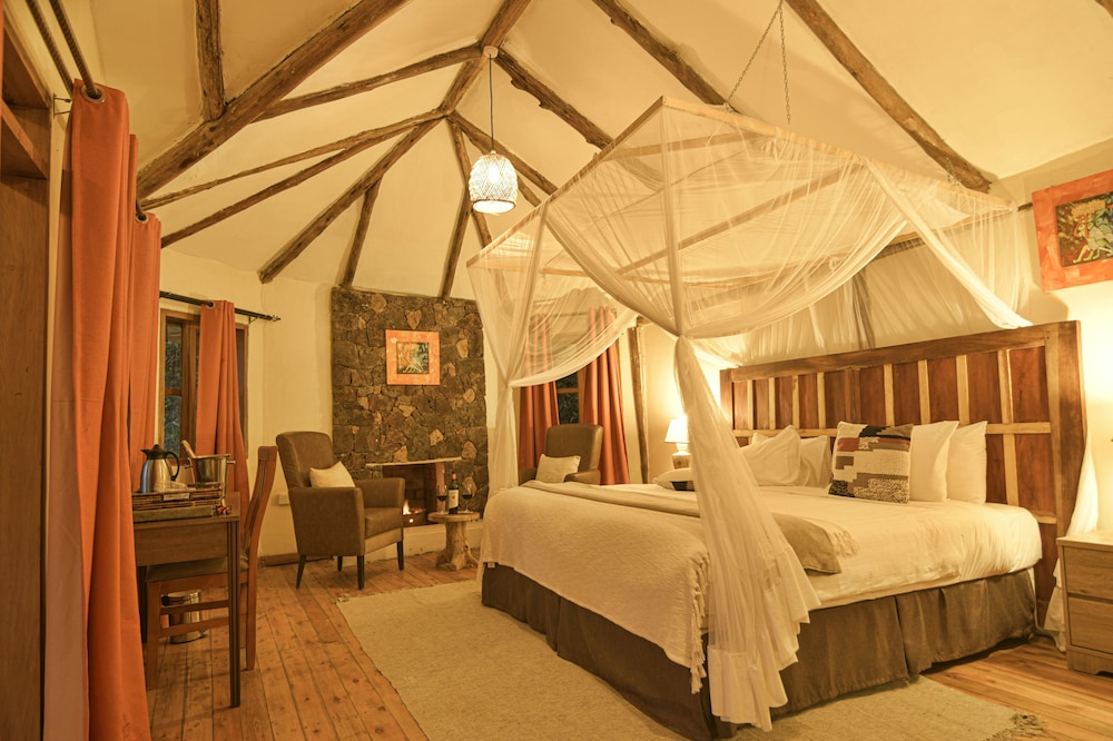 Gorilla Safari Lodge — 4-Star Luxury Hotel in Kampala, Republic of Uganda