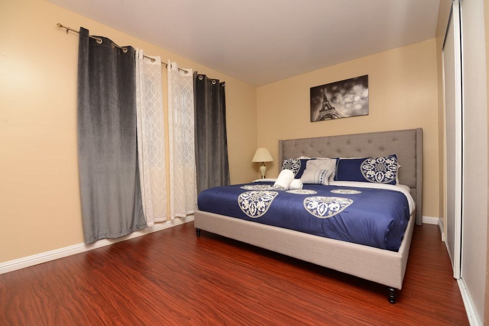 Cozy Hollywood - photo 17