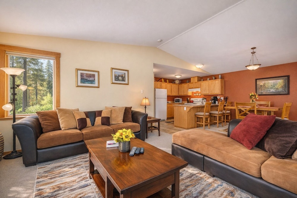 Suite Serenity Condo by NW Comfy Cabins — 4-Star Luxury Hotel in Leavenworth, United States