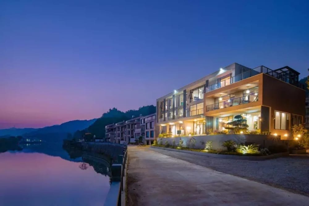 Huisen Huishe Guesthouse — 4-Star Luxury Hotel in Jinhua, People's Republic of China