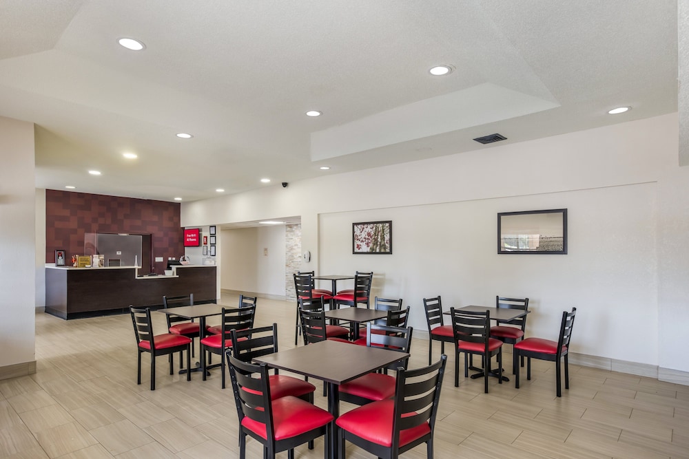 Red Roof Inn PLUS & Suites Savannah I 95 - photo 33