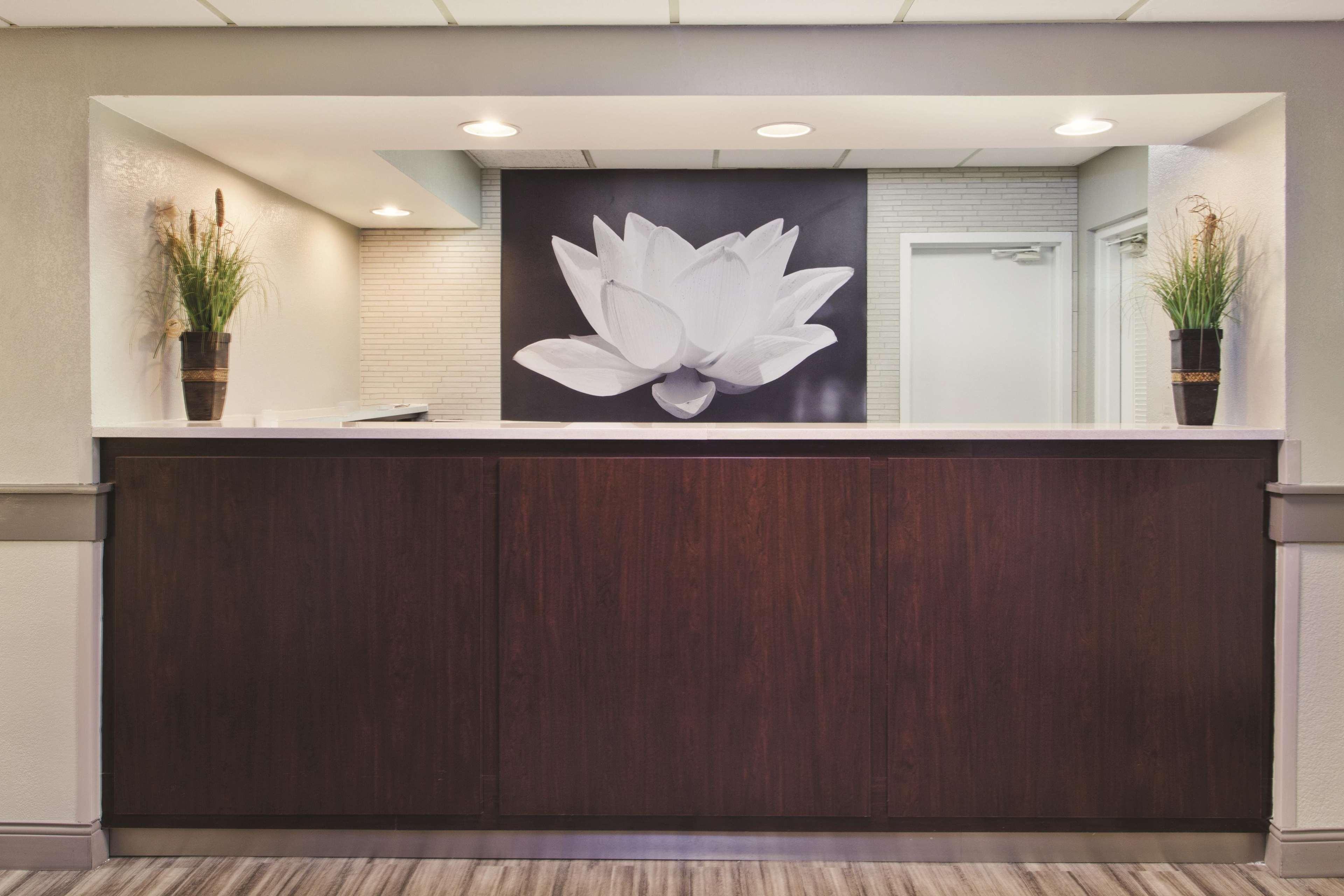La Quinta Inn & Suites by Wyndham Charleston Riverview - photo 20