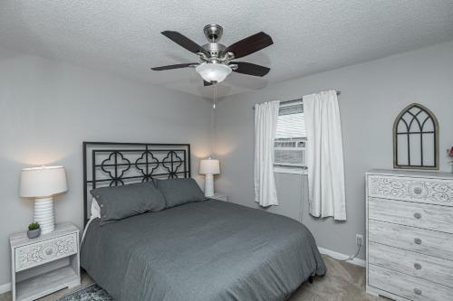 3 Bedroom Haven of Rest 5 Minutes from Mayo Clinic — 4-Star Luxury Hotel in Rochester, United States
