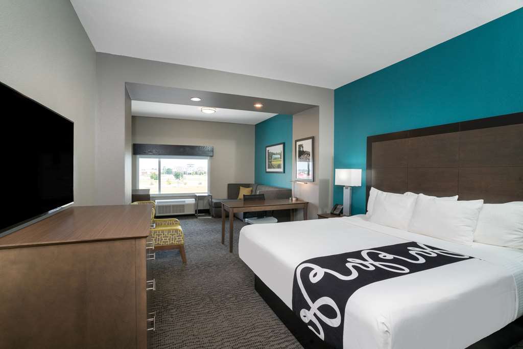 La Quinta Inn & Suites by Wyndham West Memphis - photo 21