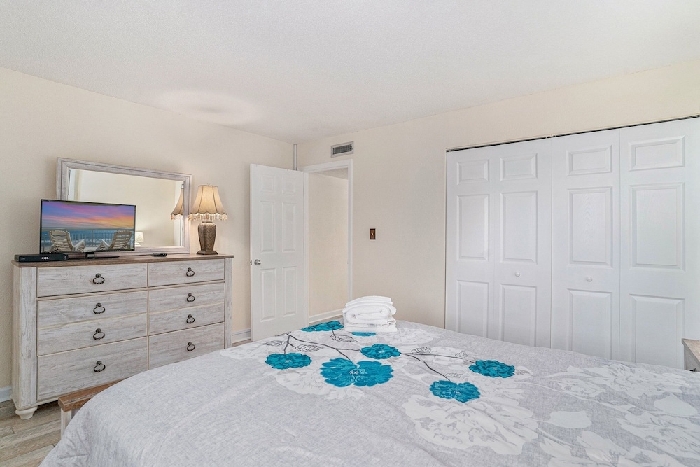 0412 Waters Edge Resort 3 Bedroom Condo by RedAwning - photo 7