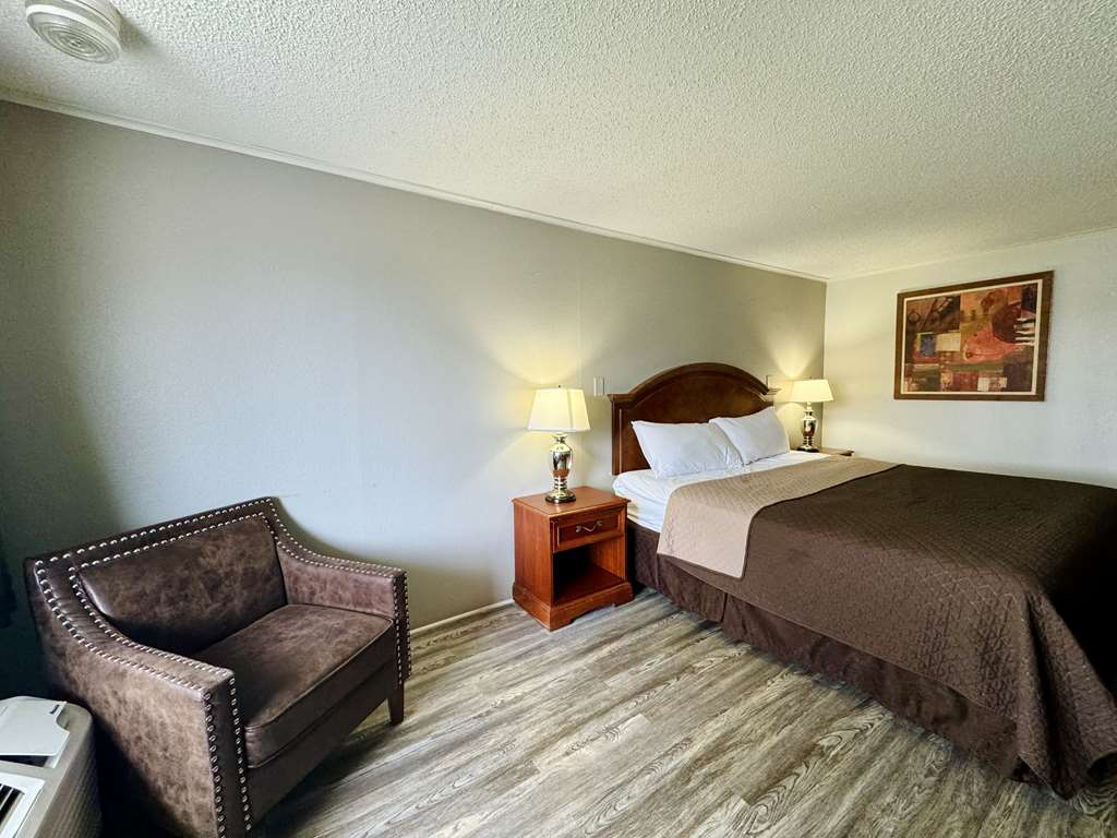 Knights Inn Bridgeport Frankenmuth - photo 16