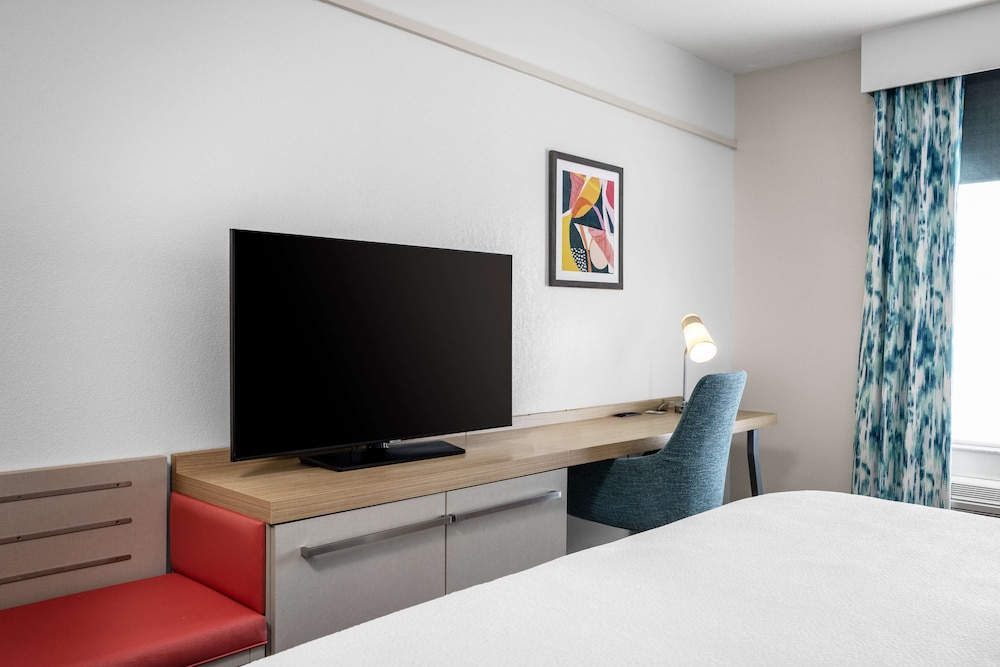 Hilton Garden Inn West Palm Beach Airport - photo 10