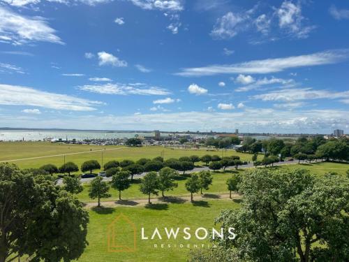 Luxury 3BR Penthouse with Sea Views — 4-Star Luxury Hotel in Portsmouth, United Kingdom