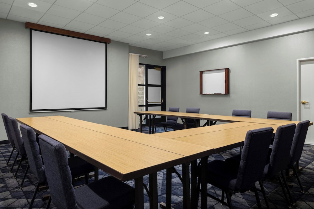 Courtyard by Marriott Santa Rosa - photo 33