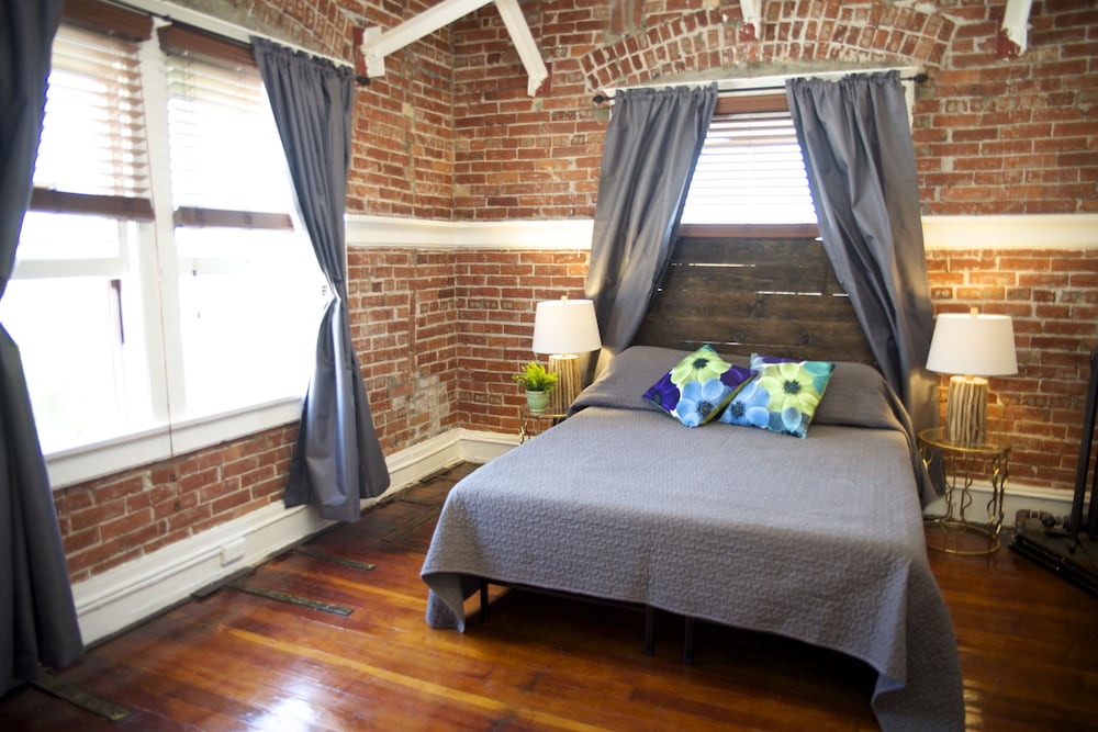 Ellison Suites - photo 17