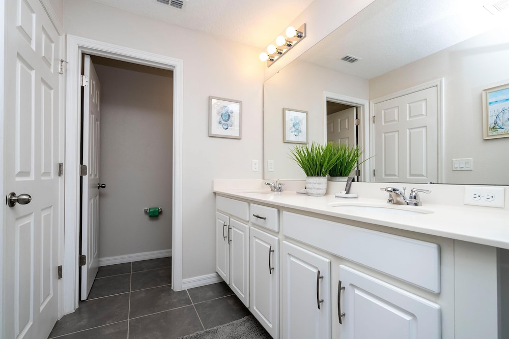1543 CP Opulent 4BR Townhome: Private Pool Solara Resort - photo 19